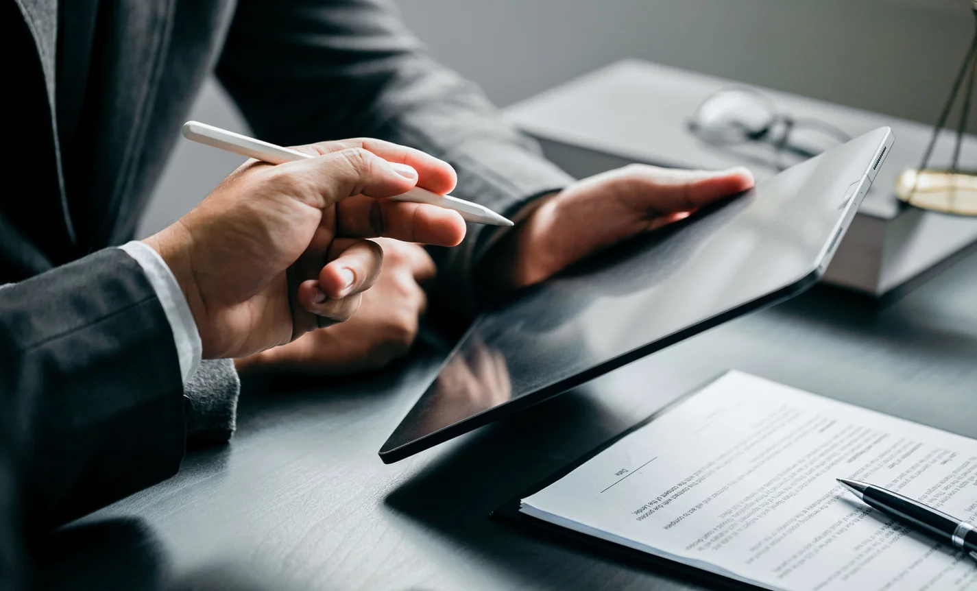 Litigation Attorneys Managing Complex Commercial Dispute Resolution Matters